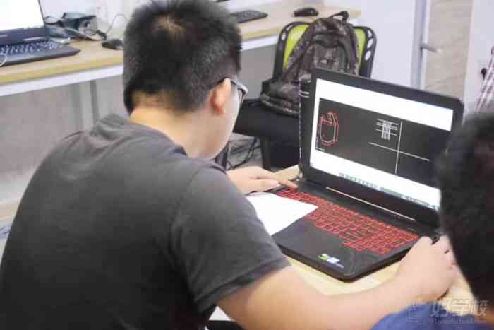 CAD培训班一般学费多少？详解CAD培训费用及其因素